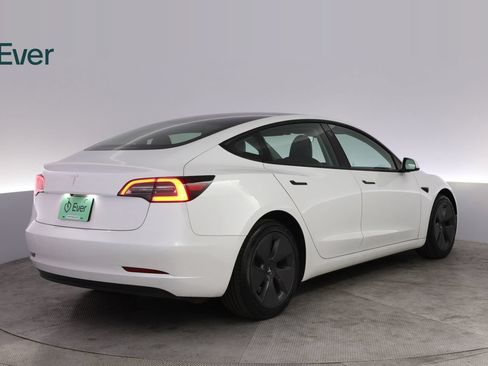 Used 2023 Tesla Model 3 Standard Range RWD image 3