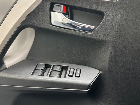 Used 2018 Toyota RAV4 XLE image 19