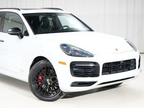 Used 2021 Porsche Cayenne GTS image 10