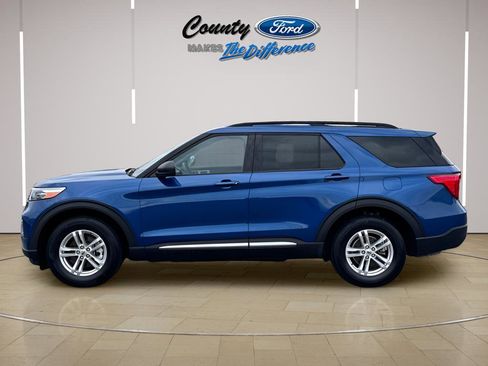 Used 2023 Ford Explorer XLT w/ Equipment Group 202A AWD/4WD image 3