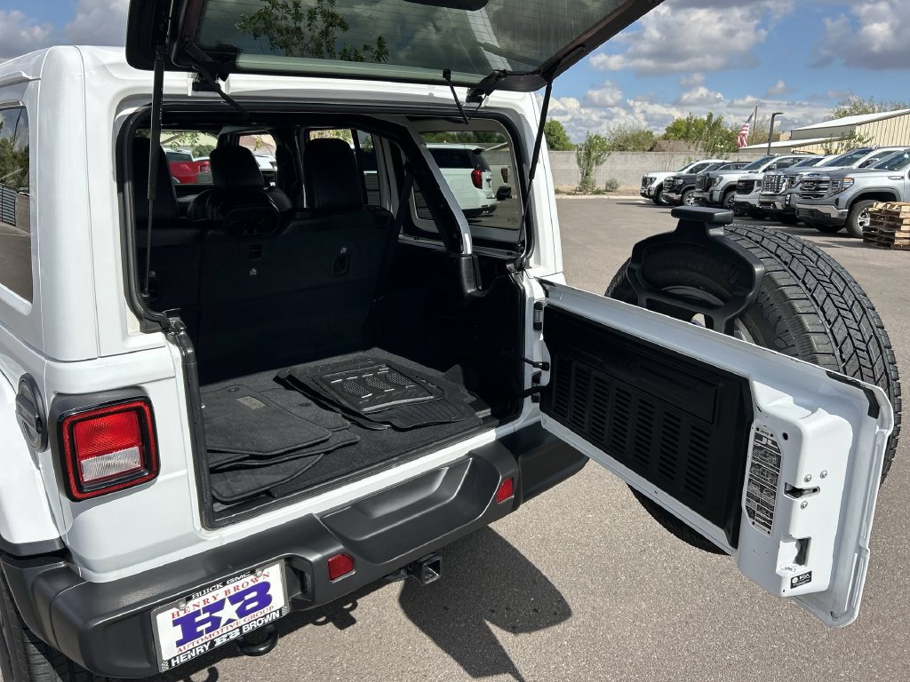 Used 2021 Jeep Wrangler Unlimited Sahara AWD/4WD image 26