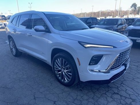 New 2026 Buick Enclave Avenir w/ Super Cruise Package image 9