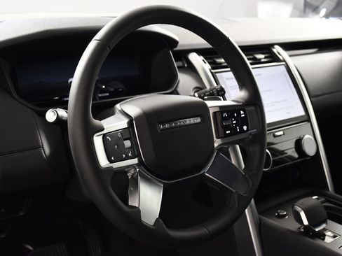 Certified 2025 Land Rover Discovery S AWD/4WD image 13