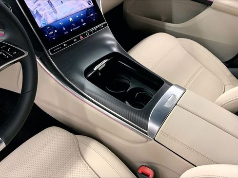 Used 2026 Mercedes-Benz GLC 300 image 27