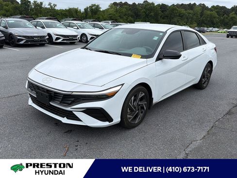 Certified 2025 Hyundai Elantra Sport FWD image 1