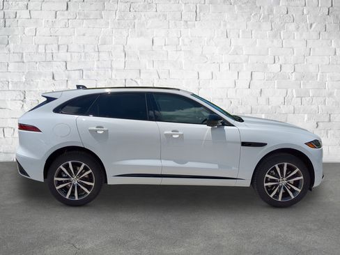 New 2026 Jaguar F-PACE R-Dynamic S image 7