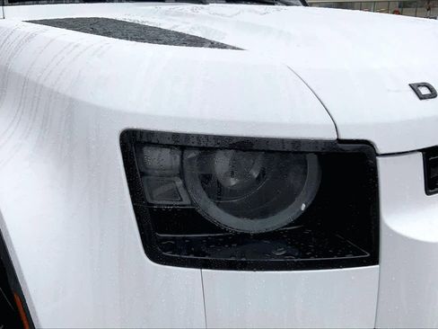 Certified 2024 Land Rover Defender 110 SE image 24