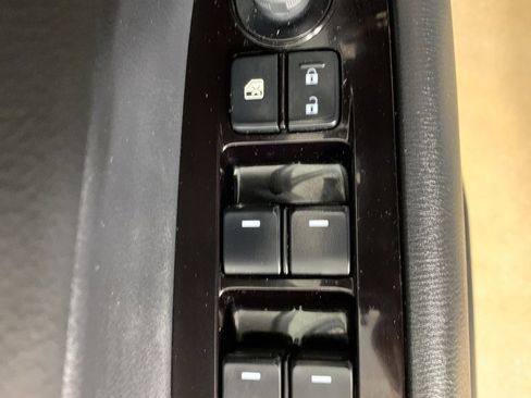 Used 2020 MAZDA CX-5 Touring image 17