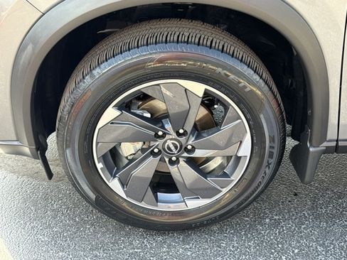 Certified 2026 Nissan Rogue SV w/ SV Premium Package FWD image 14