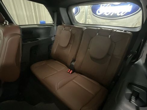 Used 2025 Lincoln Aviator Reserve w/ Luxury Package image 12