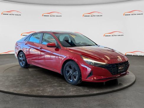 Used 2022 Hyundai Elantra SEL FWD image 4