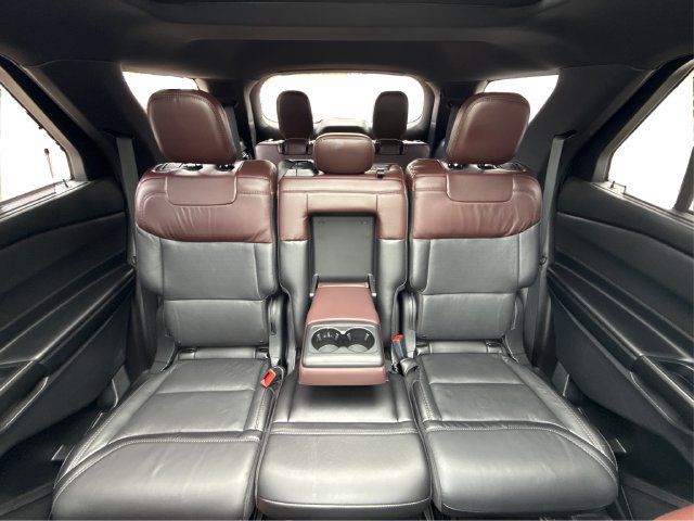 Used 2020 Ford Explorer Platinum w/ Premium Technology Package AWD/4WD image 16