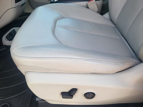 Used 2017 Chrysler Pacifica Touring-L Plus w/ Advanced Safetytec Group FWD image 21