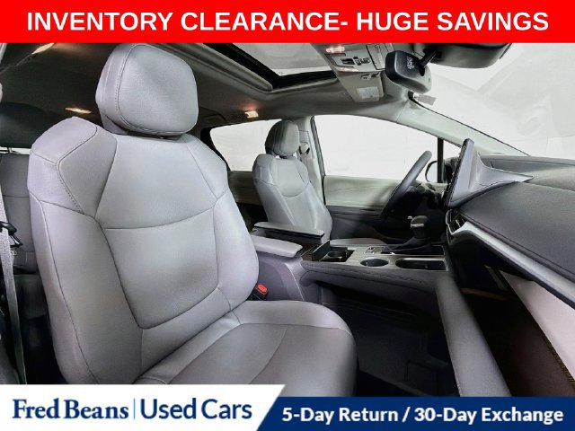 Used 2024 Toyota Sienna XLE w/ XLE Plus Package AWD/4WD image 38