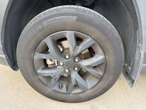 Used 2024 Toyota RAV4 LE image 6