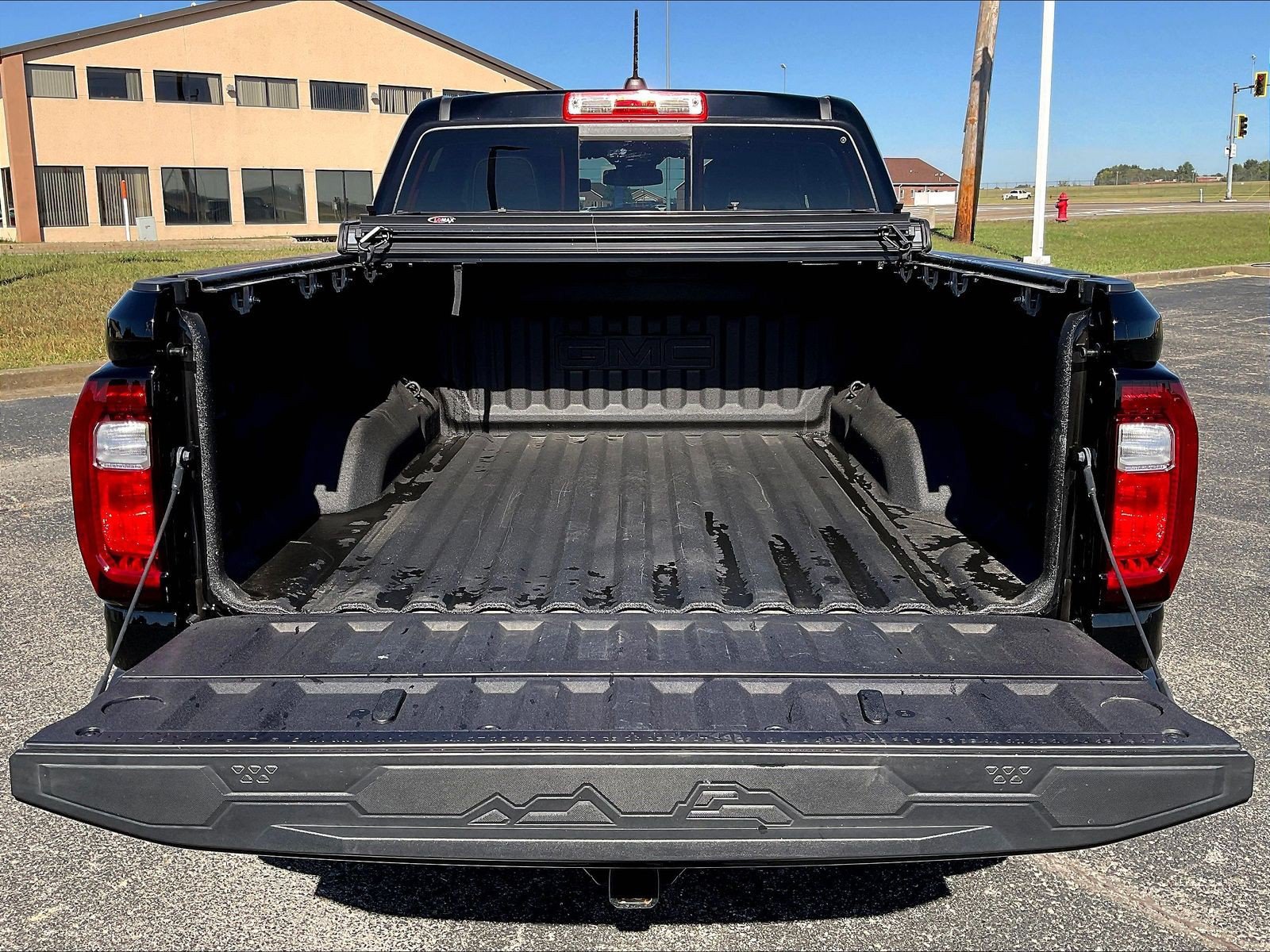 Used 2026 GMC Canyon Denali w/ LPO, Denali Black Edition AWD/4WD image 18