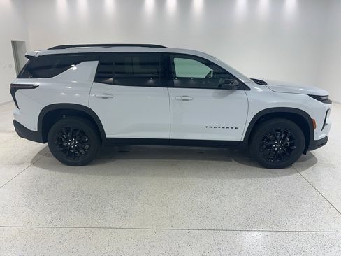 New 2026 Chevrolet Traverse LT w/ Enhanced Driving Package image 6