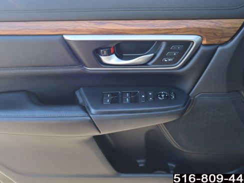 Used 2018 Honda CR-V Touring image 18