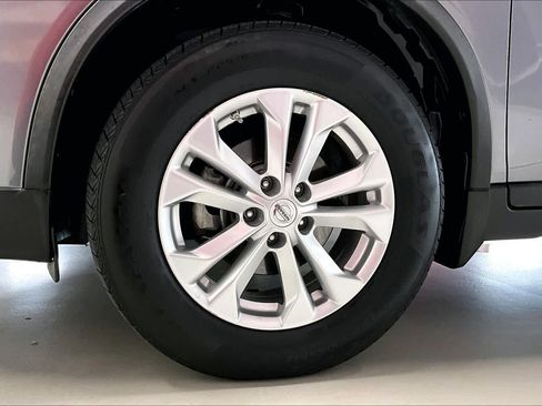 Used 2016 Nissan Rogue SV w/ SV Premium Package image 8