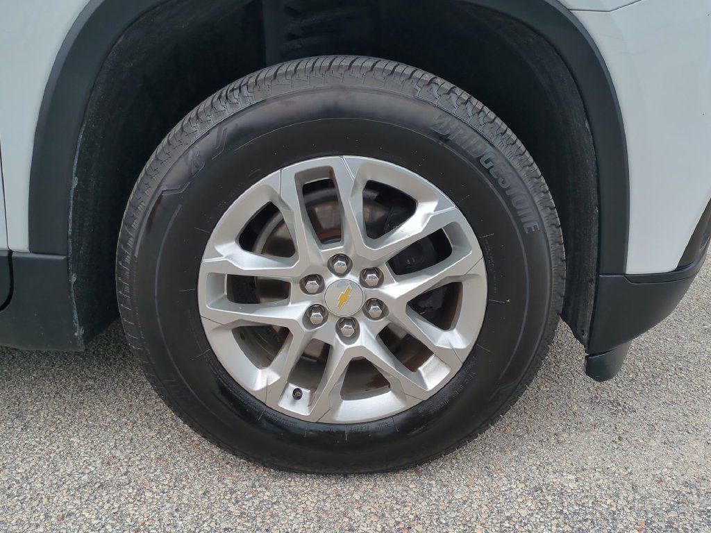 Used 2020 Chevrolet Traverse LS FWD image 11