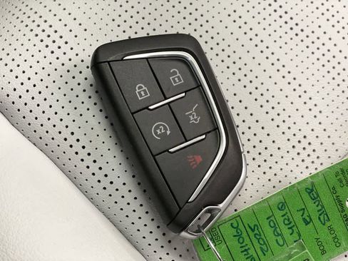 Certified 2025 Cadillac Lyriq Luxury image 28