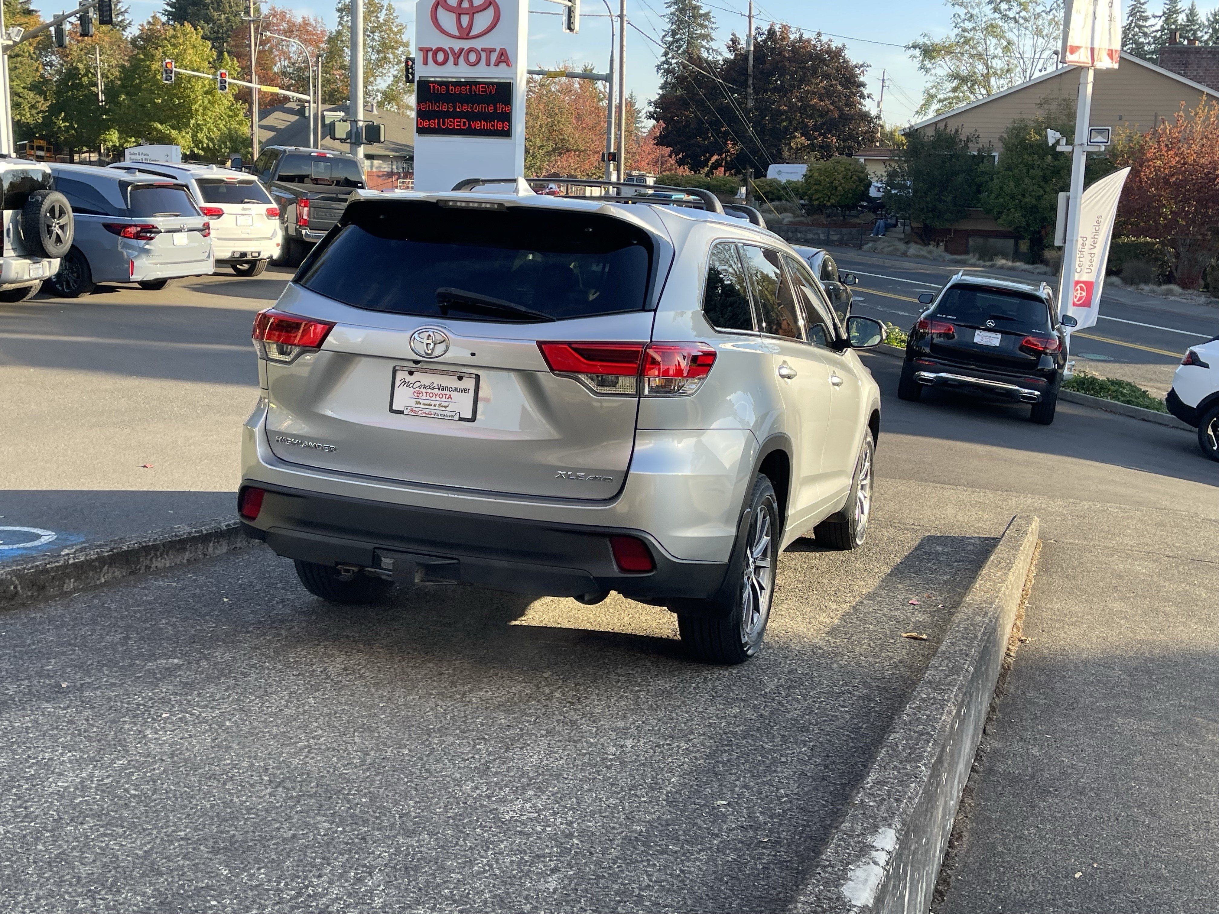 Certified 2018 Toyota Highlander XLE AWD/4WD image 7