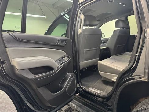 Used 2019 Chevrolet Tahoe LT w/ RST Edition AWD/4WD image 28