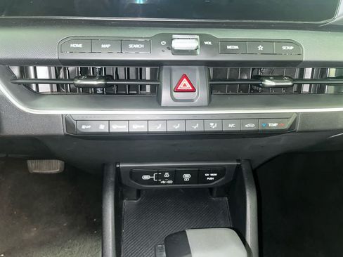 Used 2025 Kia K4 FWD image 21