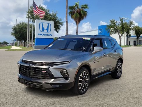 Used 2023 Chevrolet Blazer RS w/ Driver Confidence II Package FWD image 4