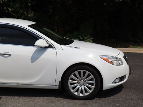 Used 2012 Buick Regal Premium FWD image 12