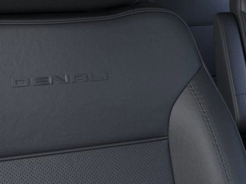 New 2026 GMC Yukon XL Denali w/ Denali Reserve Package image 21