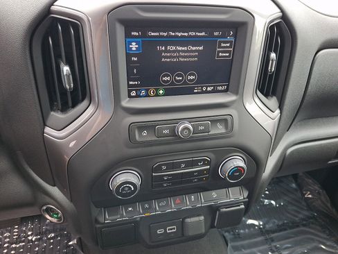 Used 2023 Chevrolet Silverado 1500 Custom Trail Boss w/ LPO, Dark Essentials Package AWD/4WD image 15