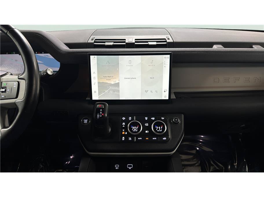 Used 2023 Land Rover Defender 130 SE AWD/4WD image 32
