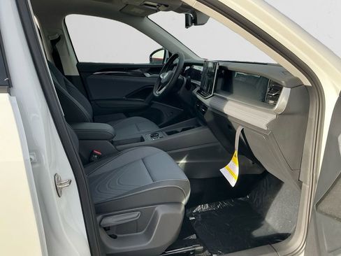 New 2026 Volkswagen Tiguan SE AWD/4WD image 15