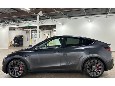Used 2025 Tesla Model Y Performance AWD/4WD image 8