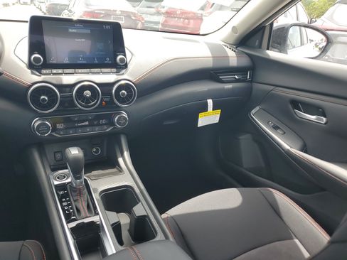 Used 2025 Nissan Sentra SR w/ Midnight Edition FWD image 12