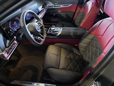 New 2026 BMW 740i w/ Premium Package RWD image 7