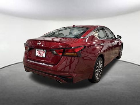 Used 2023 Nissan Altima 2.5 SV w/ SV Premium Package image 5