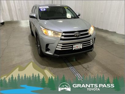 Certified 2017 Toyota Highlander LE