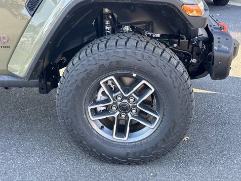 Used 2026 Jeep Gladiator Mojave w/ Steel Bumper Group AWD/4WD image 13
