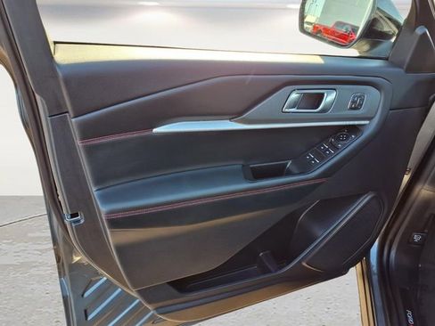 Used 2026 Ford Explorer ST image 17