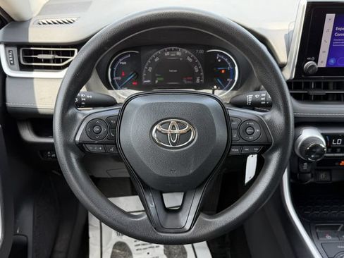 Used 2025 Toyota RAV4 LE AWD/4WD image 13
