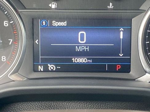 Used 2023 GMC Acadia SLE w/ Driver Convenience Package image 8