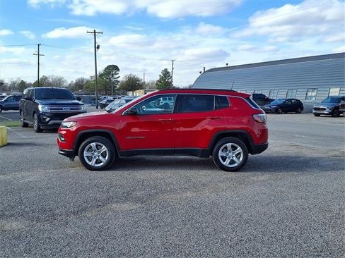 Certified 2024 Jeep Compass Latitude w/ Convenience Group image 25