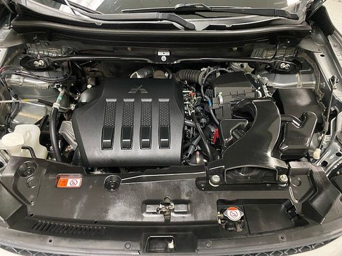 Used 2020 Mitsubishi Eclipse Cross ES image 15