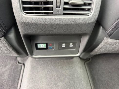 Used 2024 Nissan Rogue SL w/ SL Premium Package AWD/4WD image 12