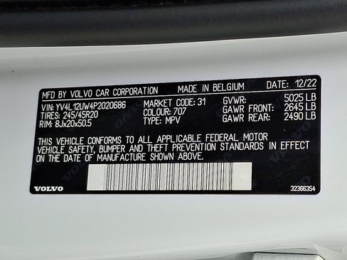 Certified 2023 Volvo XC40 B5 Plus w/ Protection Package Premier AWD/4WD image 28