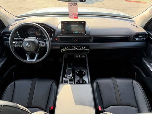 Used 2025 Honda Pilot EX-L image 17