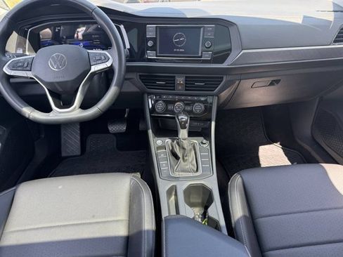 Used 2023 Volkswagen Jetta SE w/ Panoramic Sunroof Package FWD image 18