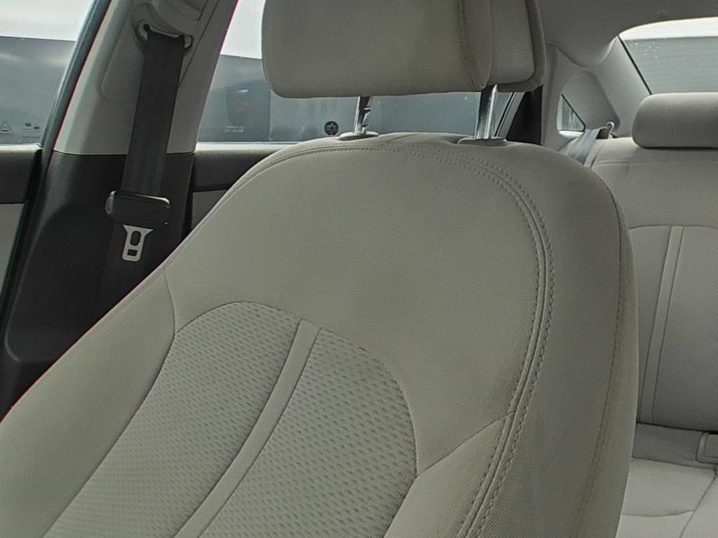 Used 2016 Hyundai Sonata SE FWD image 9